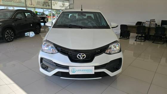 TOYOTA ETIOS 1.5 X PLUS SEDAN 16V FLEX 4P AUTOMÁTICO